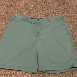 Izod teal green shorts